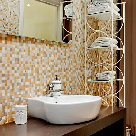 Rentopolis Broletto 39 *