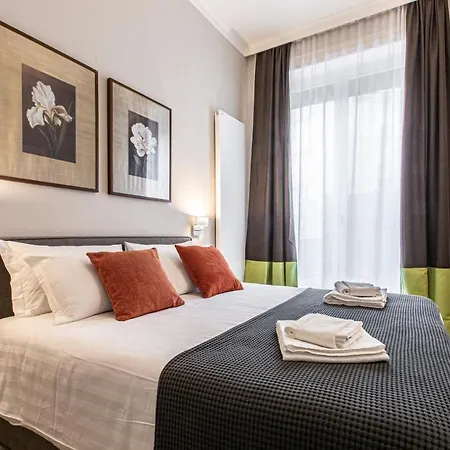 Duomo Terrace R&r Milan