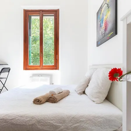 Alessia's Flat - Certosa Apartment *