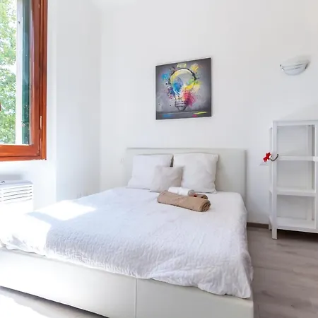 Alessia's Flat - Certosa Apartment *