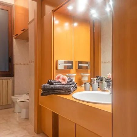 Frida - Art-deco Flat Near Duomo -wifi-downtown