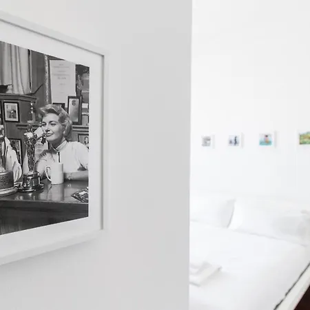 Italianway - Degli Scipioni 8 * Milan