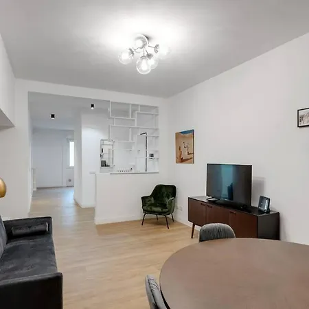 Apartment Easylife - Cozy & Comfy In Design District