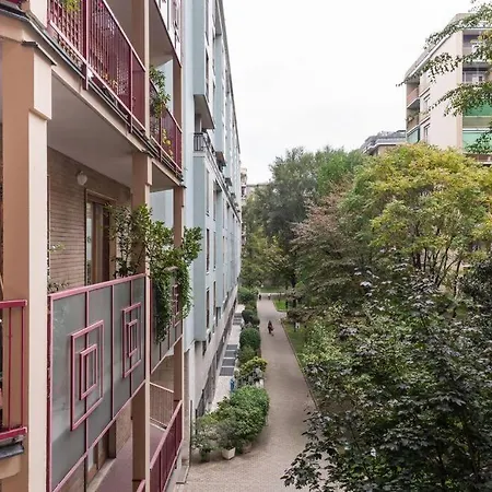 Apartment Easylife - Cozy & Comfy In Design District Milan