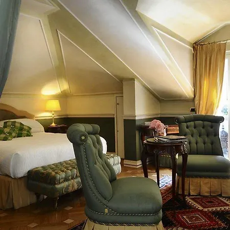 Hotel Petit Palais De Charme 4*