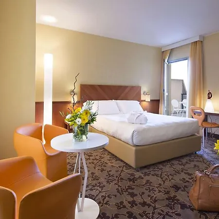Hotel Unahotels Mediterraneo 4*