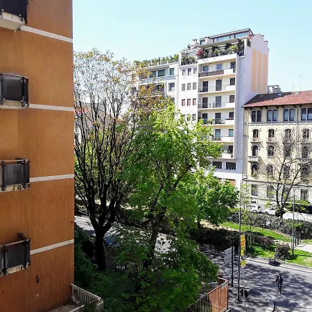 Oda ve Kahvaltı Tricolore