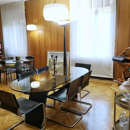 Bed & Breakfast Laura's 4*