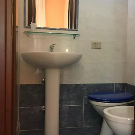 Capri Hotel *