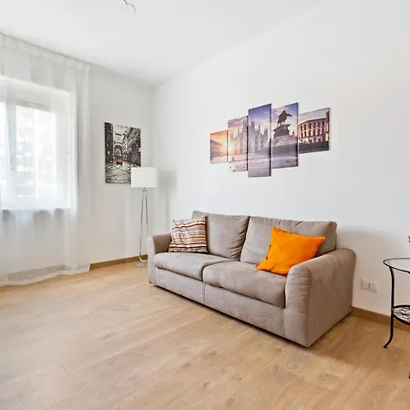 Apartment Red Subway Line Modern Flat *