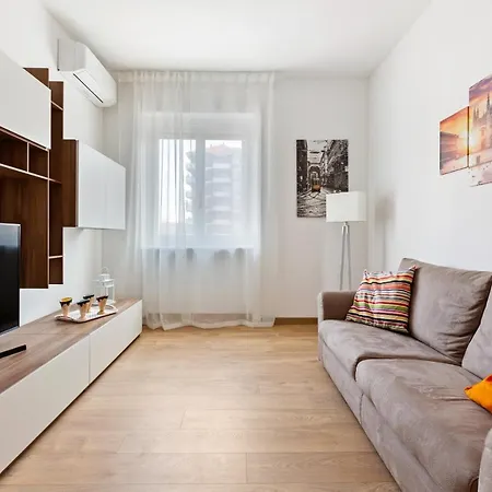 Apartment Red Subway Line Modern Flat Milan