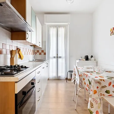Apartment Red Subway Line Modern Flat Milan