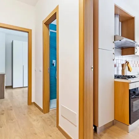 Apartment Red Subway Line Modern Flat *