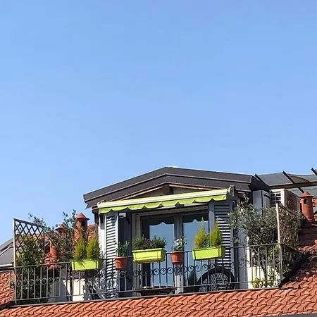 Pied à Terre With Terrazza In Center *