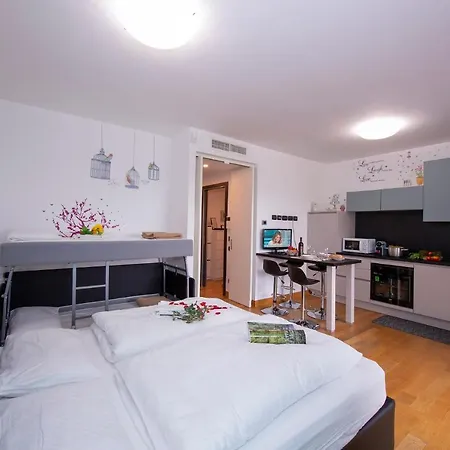 Temporaryflat Parco Vittoria Apartment