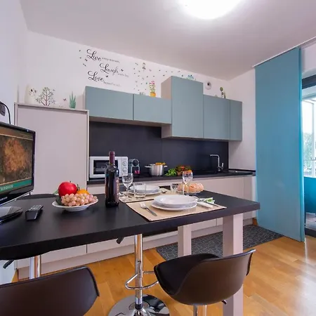 Apartment Temporaryflat Parco Vittoria *