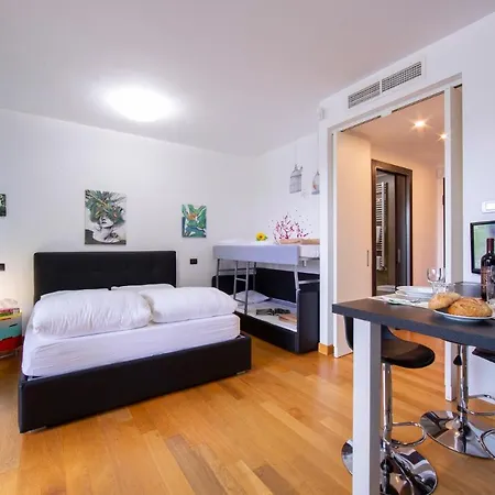 Apartment Temporaryflat Parco Vittoria *