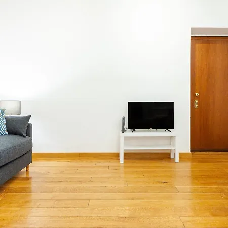 Easyhomes - Station Milánó