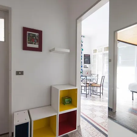 Intimate With Balcony In Navigli Area Apartment *
