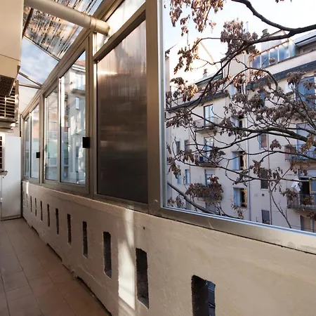 Intimate With Balcony In Navigli Area Appartement *