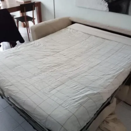 Leoni Charminghouse מילאנו