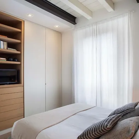 Lily Pads -elegant Apartment- In The Center Milán