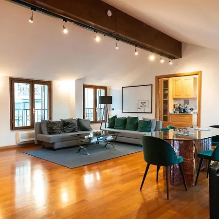 Duomo Penthouse With Terrace And Stunning Views * Milán