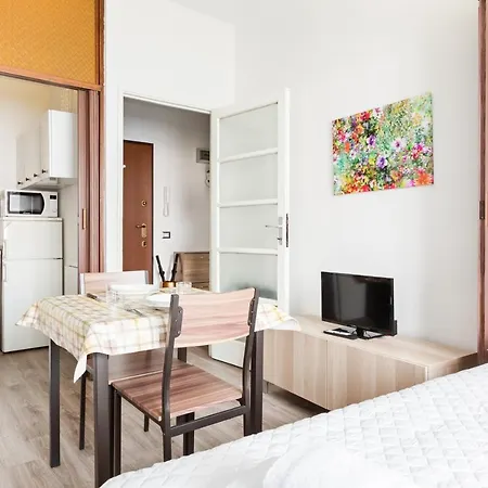 Guesthost - Cozy * ميلان