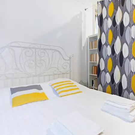 Guesthost - Loreto Courtyard Mailand