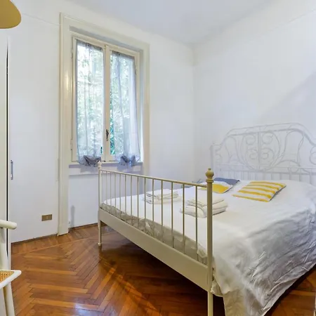 Guesthost - Loreto Courtyard *