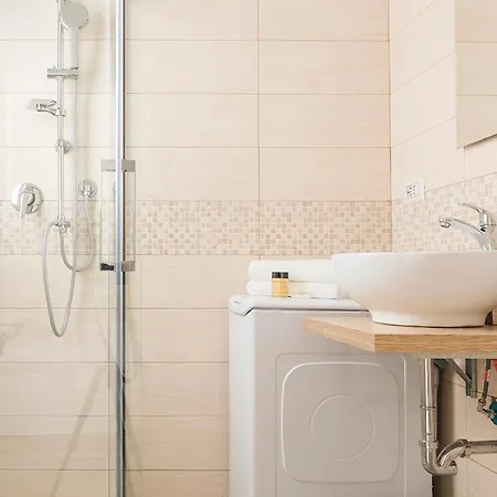 Daire Hacca Collection - Porta Romana *