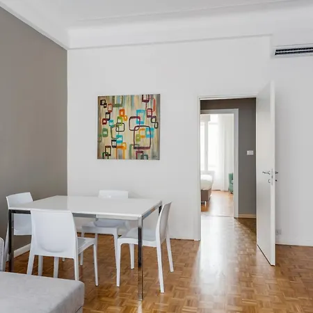 Giuditta's Place - In The Heart- Via Felice Casati Apartment