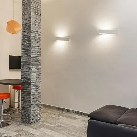 Hostmate - Milano- Via Filzi - Stazione