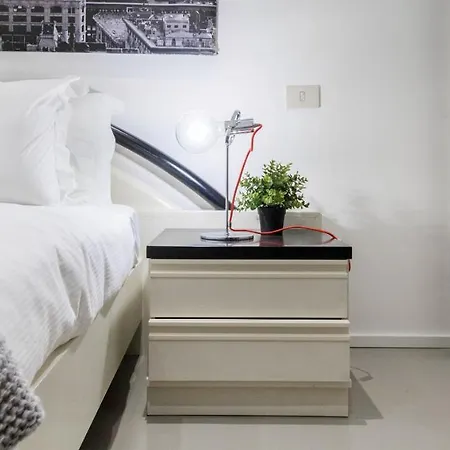 Joivy Spacious 1 Bedroom Near S Agostino Metro * Milán