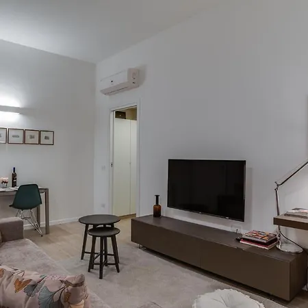 Leisure & Design In The Center Of Apartment