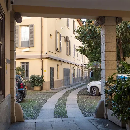 The Rent - Studio Nearby Sant'agostino Metro Apartment Milan