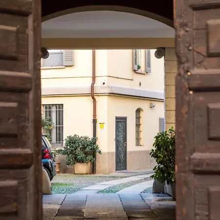The Rent - Studio Nearby Sant'agostino Metro Apartment
