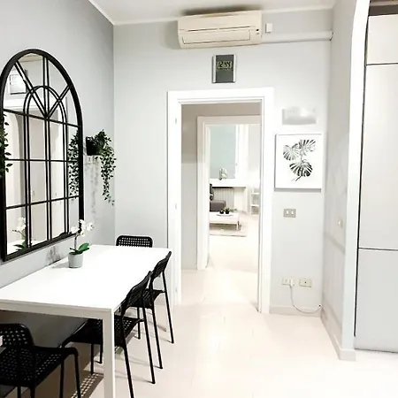 Apartament Charming Station Mediolan