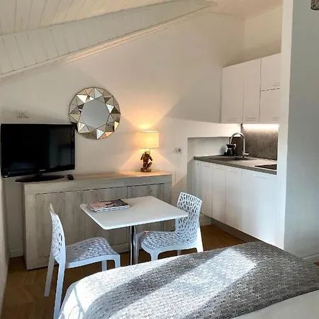 아파트 Baronesa Elegant Studio In Centro *