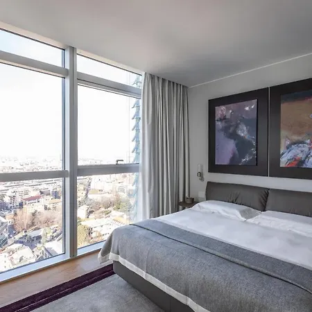 Domux Torre Galfa Sky & Panoramic View 2* ミラノ
