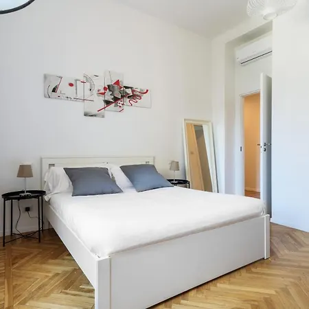 Hemeras Boutique Homes Exclusive 4bdr Close To Duomo Apartment Milan