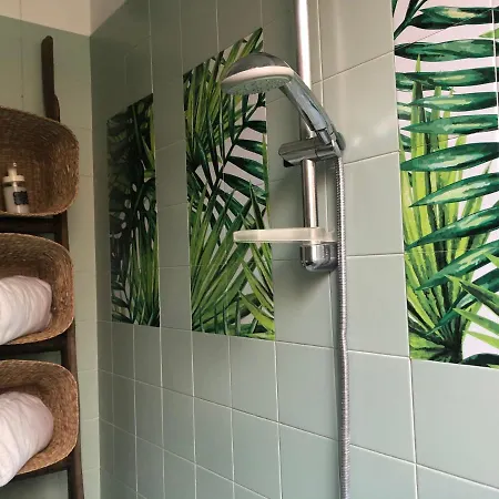 Charming Elise- Close To Station *