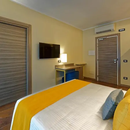 Red Ribbon Guest house 4*