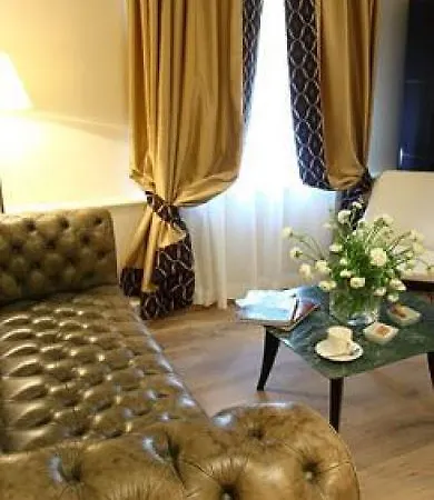Hotel Townhouse 33 Boutique 4*