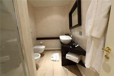 Townhouse 33 Boutique 4*
