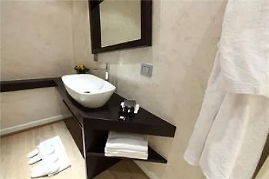Townhouse 33 Boutique Hotel