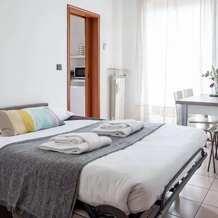 The Rent - Modern Two Bedroom In Mailand