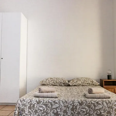 Via Argelati - Navigli Location 2 *