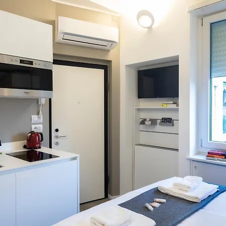 La Piccola Perla - Repubblica/central Station * Milan