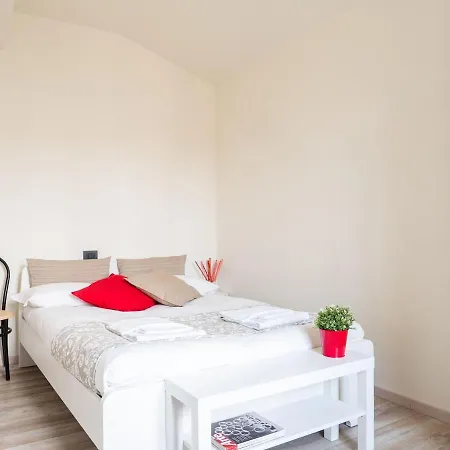 The Rent - Attic With Terrace In Downtown Milan